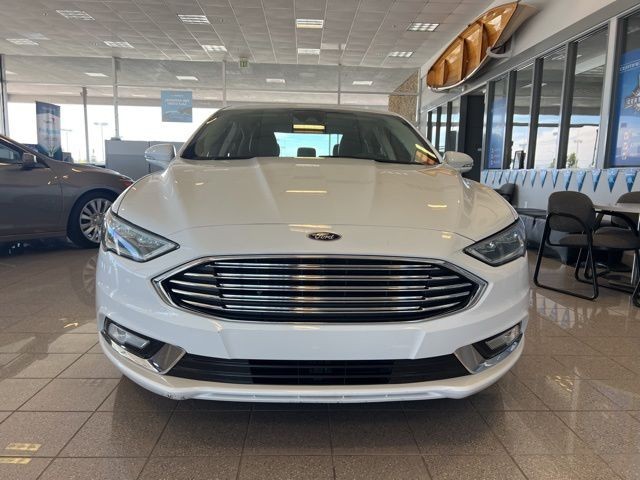 Ford Fusion Vehicle Full-screen Gallery Image 13