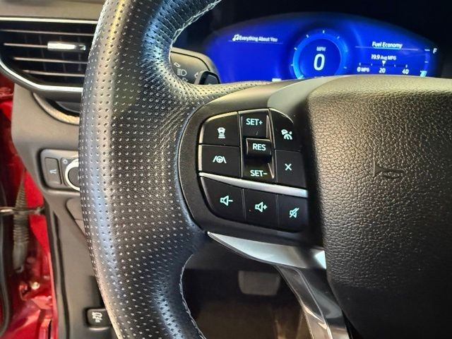 Ford Explorer Vehicle Full-screen Gallery Image 19