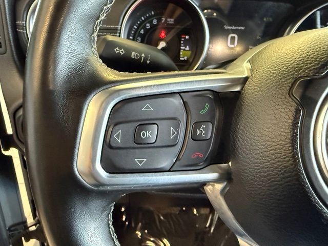 Jeep Wrangler Vehicle Full-screen Gallery Image 17