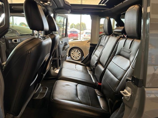 Jeep Wrangler Vehicle Full-screen Gallery Image 20