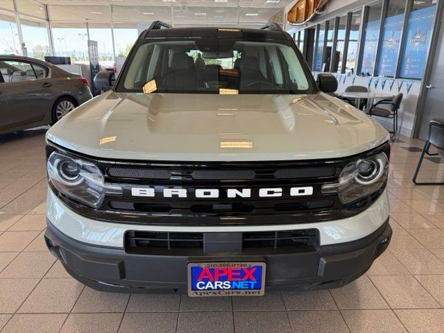 Ford Bronco Sport Vehicle Full-screen Gallery Image 08