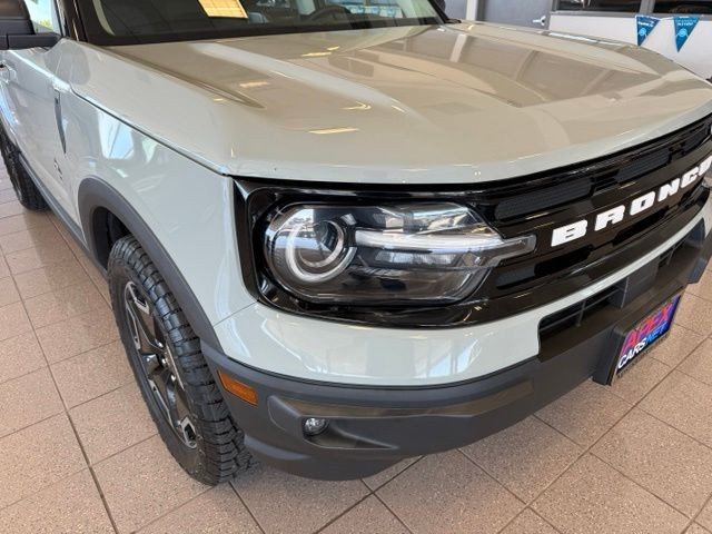 Ford Bronco Sport Vehicle Full-screen Gallery Image 09