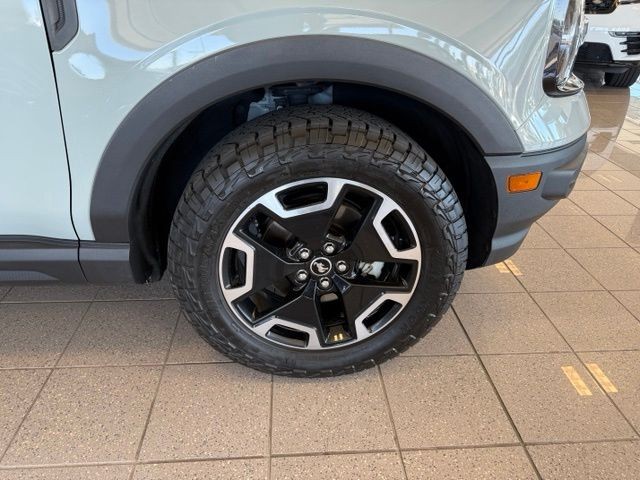 Ford Bronco Sport Vehicle Full-screen Gallery Image 11
