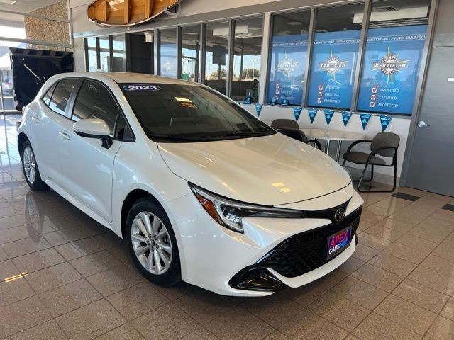 Toyota Corolla Hatchback Vehicle Full-screen Gallery Image 03