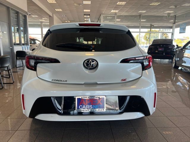 Toyota Corolla Hatchback Vehicle Full-screen Gallery Image 07