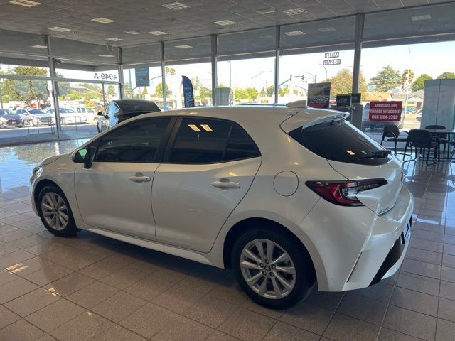 Toyota Corolla Hatchback Vehicle Full-screen Gallery Image 11