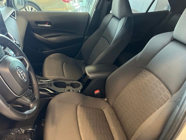 Toyota Corolla Hatchback Vehicle Full-screen Gallery Image 16