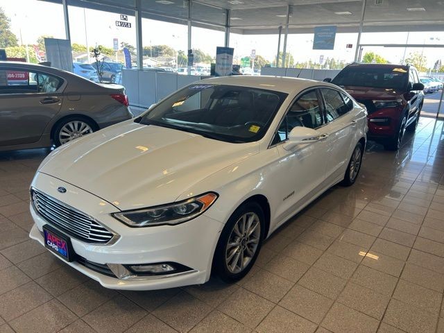 Ford Fusion Vehicle Full-screen Gallery Image 08