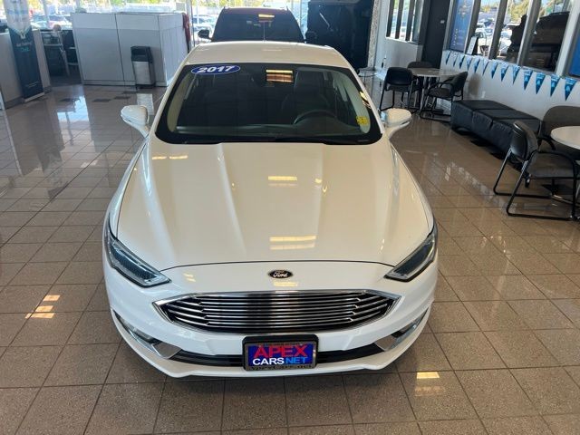 Ford Fusion Vehicle Full-screen Gallery Image 10