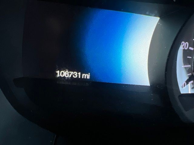 Ford Fusion Vehicle Full-screen Gallery Image 16