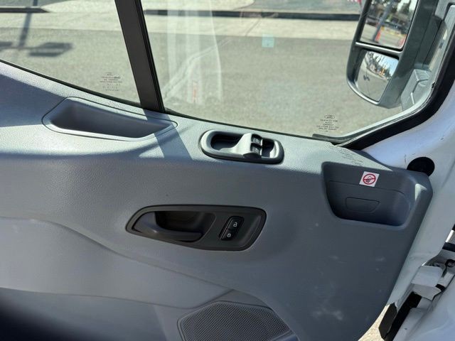 Ford Transit Chassis Vehicle Full-screen Gallery Image 15