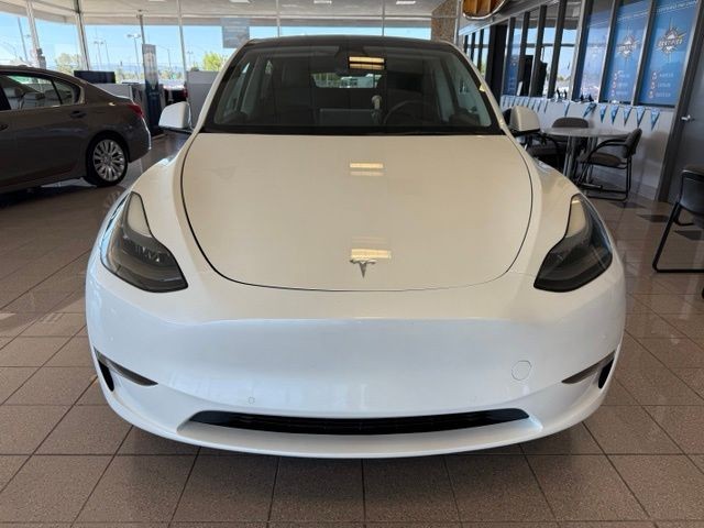 Tesla Model Y Vehicle Full-screen Gallery Image 07