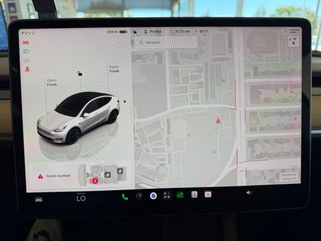 Tesla Model Y Vehicle Full-screen Gallery Image 13