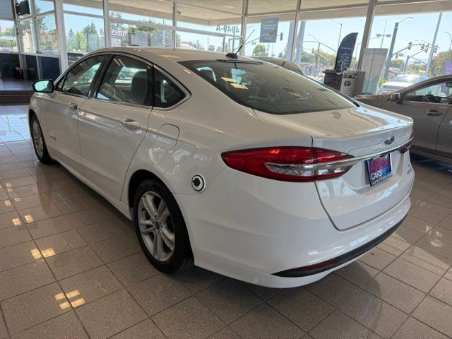 Ford Fusion Hybrid Vehicle Full-screen Gallery Image 05