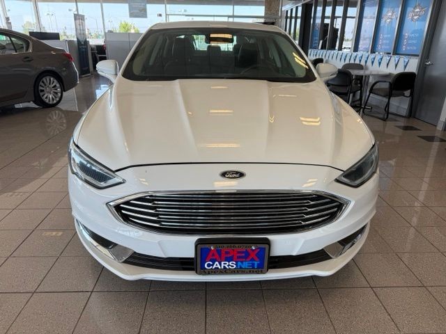 Ford Fusion Hybrid Vehicle Full-screen Gallery Image 07