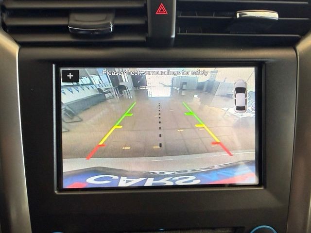 Ford Fusion Hybrid Vehicle Full-screen Gallery Image 12