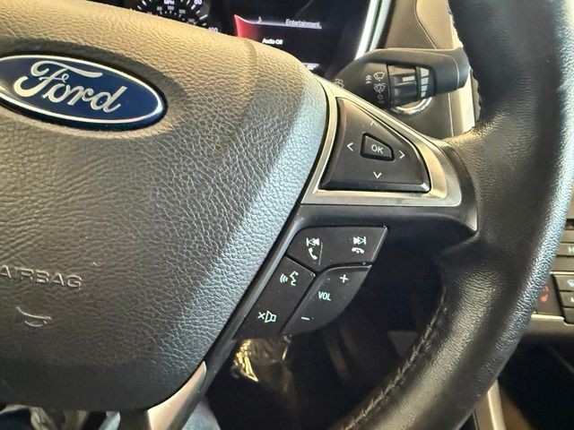 Ford Fusion Hybrid Vehicle Full-screen Gallery Image 15