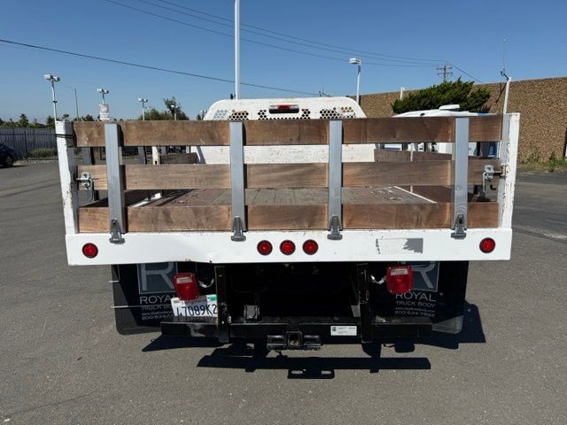 Ford Super Duty F-350 DRW Vehicle Full-screen Gallery Image 04