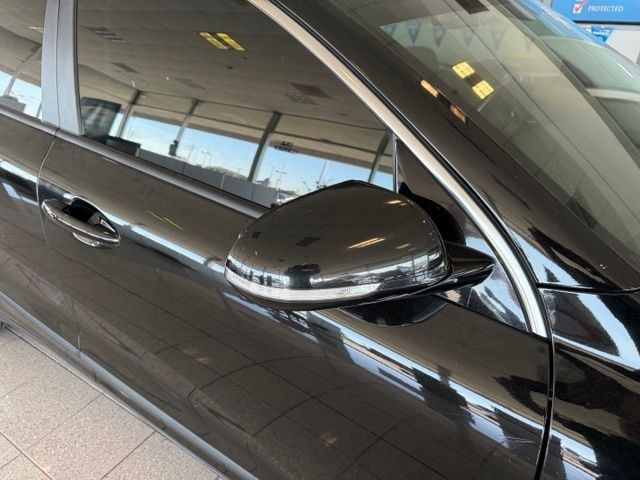 Kia Niro Plug-In Hybrid Vehicle Full-screen Gallery Image 11