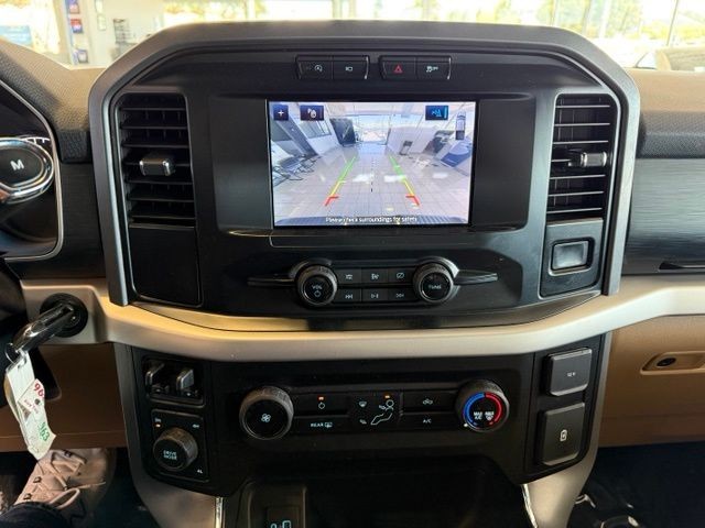 Ford F-150 Vehicle Full-screen Gallery Image 16