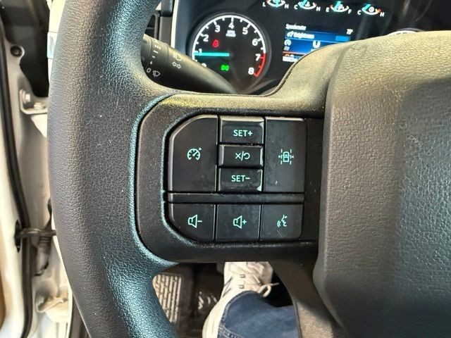 Ford F-150 Vehicle Full-screen Gallery Image 18