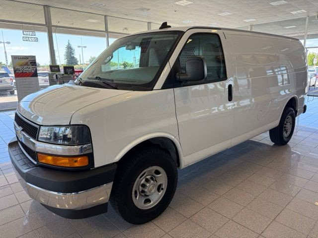 Chevrolet Express Cargo Van Vehicle Full-screen Gallery Image 06