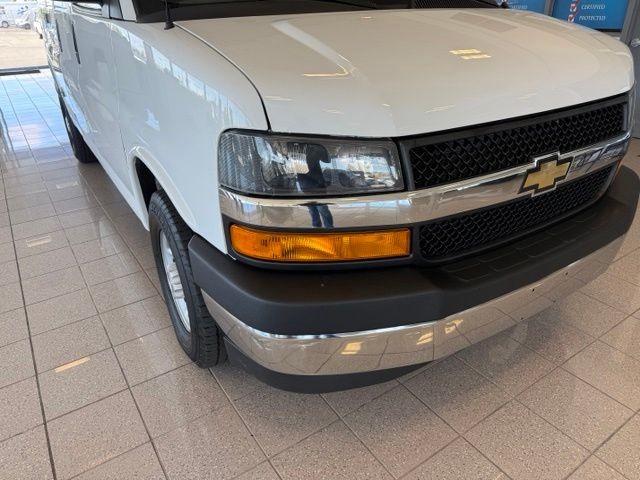 Chevrolet Express Cargo Van Vehicle Full-screen Gallery Image 08