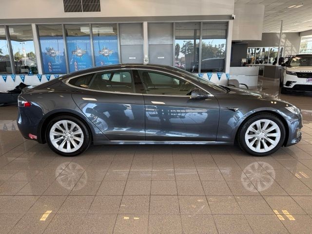 Tesla Model S Vehicle Full-screen Gallery Image 02