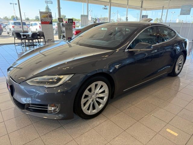 Tesla Model S Vehicle Full-screen Gallery Image 06