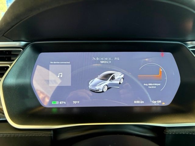Tesla Model S Vehicle Full-screen Gallery Image 12
