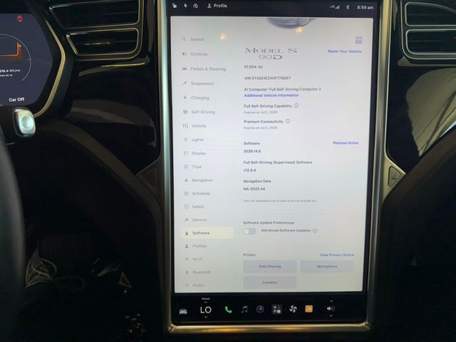 Tesla Model S Vehicle Full-screen Gallery Image 14