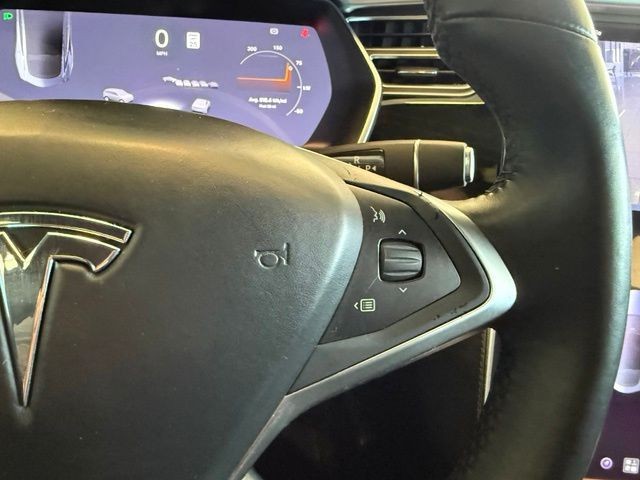 Tesla Model S Vehicle Full-screen Gallery Image 16
