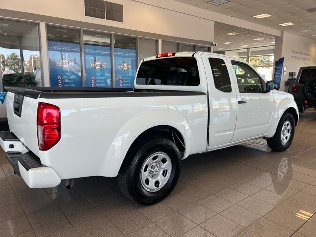 Nissan Frontier Vehicle Full-screen Gallery Image 04