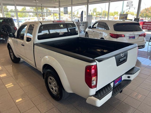 Nissan Frontier Vehicle Full-screen Gallery Image 08