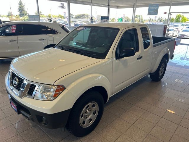 Nissan Frontier Vehicle Full-screen Gallery Image 11