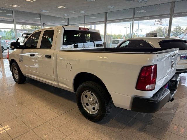 Ram 1500 Classic Vehicle Full-screen Gallery Image 08