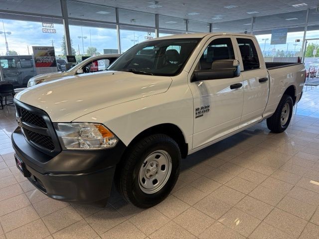 Ram 1500 Classic Vehicle Full-screen Gallery Image 09