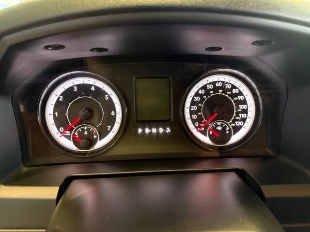 Ram 1500 Classic Vehicle Full-screen Gallery Image 16