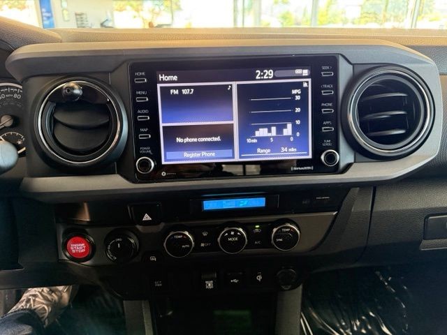 Toyota Tacoma 4WD Vehicle Full-screen Gallery Image 16