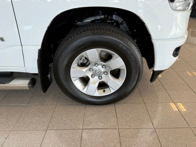 Ram 1500 Vehicle Full-screen Gallery Image 11