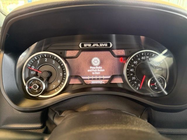 Ram 1500 Vehicle Full-screen Gallery Image 14