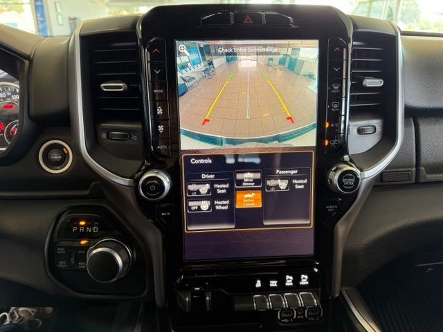 Ram 1500 Vehicle Full-screen Gallery Image 15