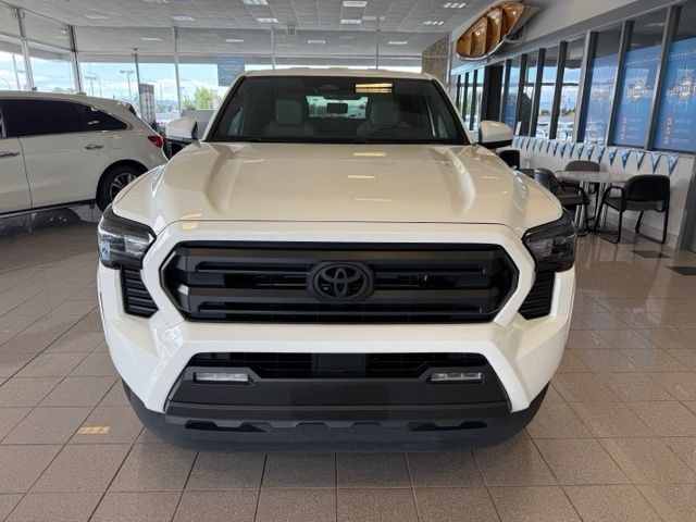 Toyota Tacoma 4WD Vehicle Full-screen Gallery Image 07