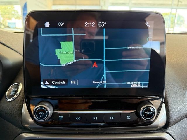 Ford EcoSport Vehicle Full-screen Gallery Image 15