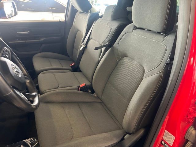 Ram 1500 Vehicle Full-screen Gallery Image 15