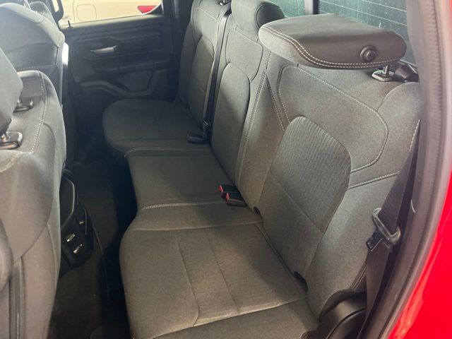 Ram 1500 Vehicle Full-screen Gallery Image 16