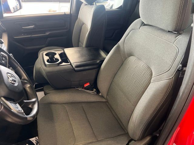 Ram 1500 Vehicle Full-screen Gallery Image 17