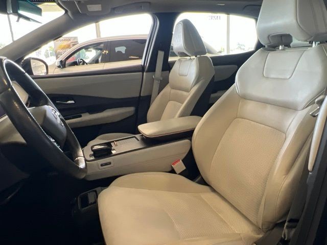 Nissan Ariya Vehicle Full-screen Gallery Image 16