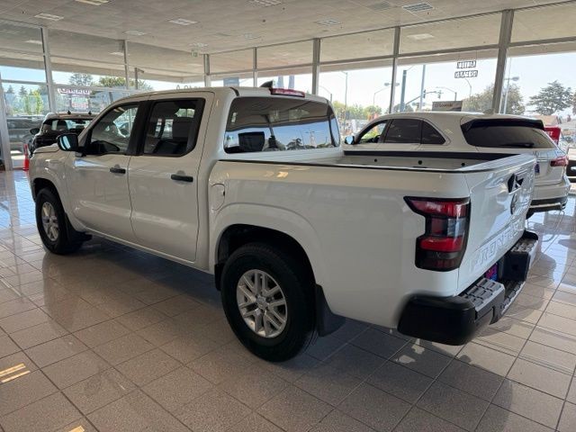 Nissan Frontier Vehicle Full-screen Gallery Image 05