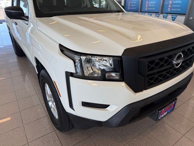 Nissan Frontier Vehicle Full-screen Gallery Image 08